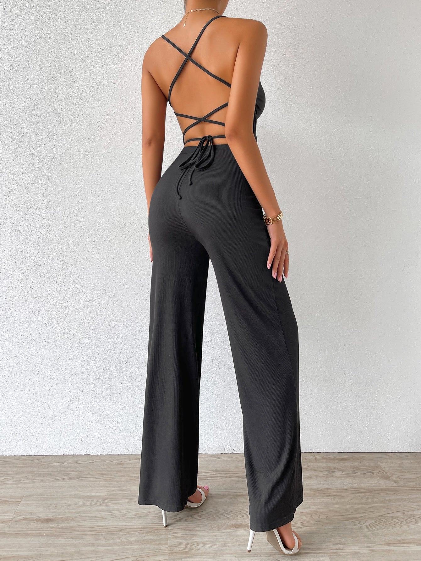 Cami Jumpsuit mit Umlegekragen, Band auf Rücken