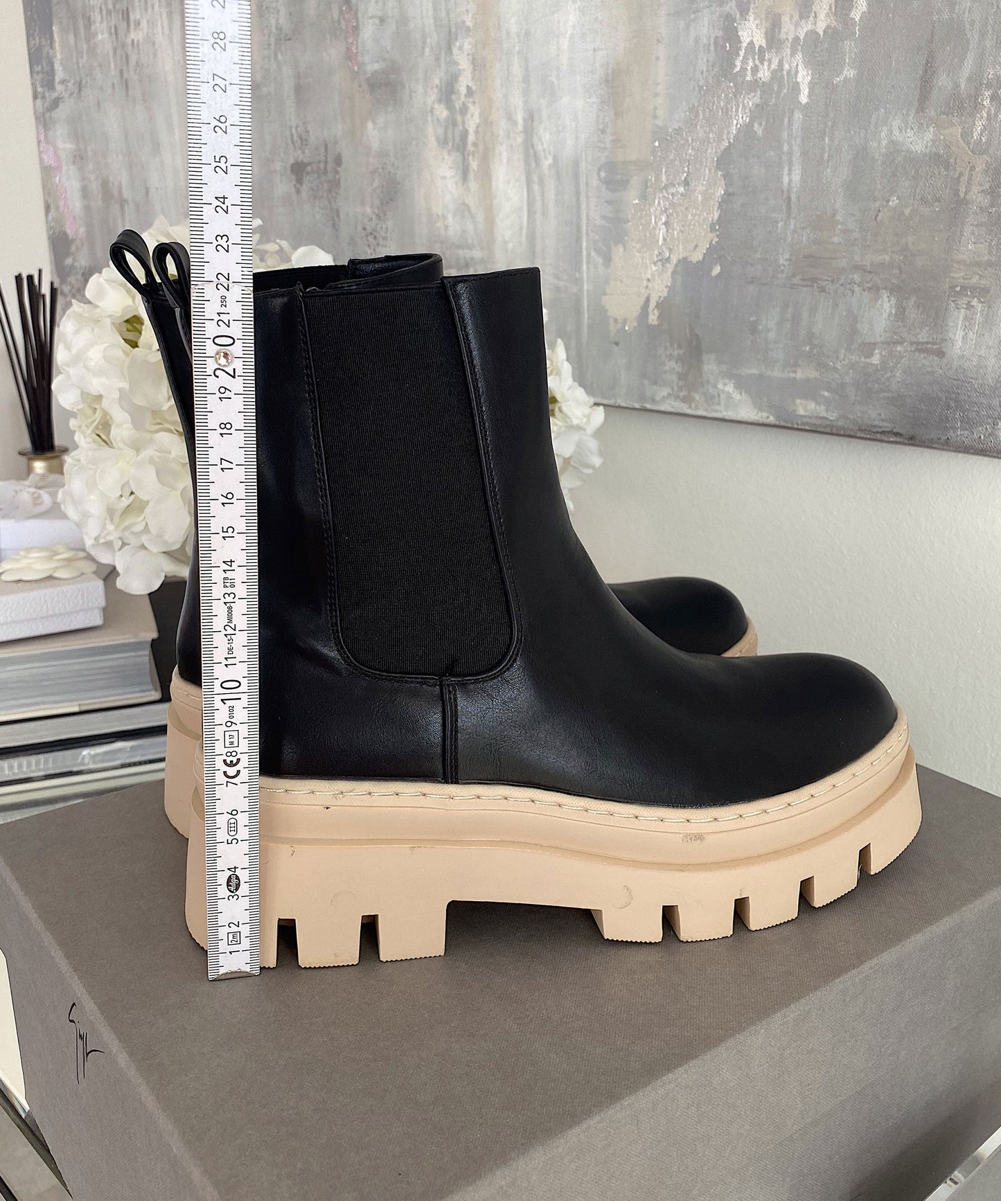 Chelsea Boots Nora Short Schwarz Beige