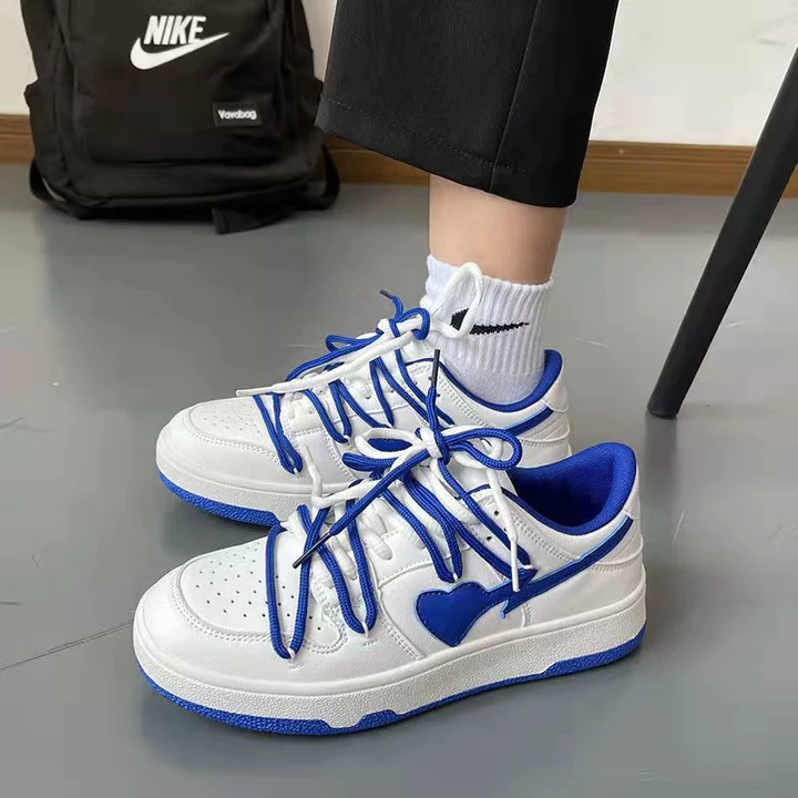 Autumn™ - Lace-Up Orthopedic Sneakers (50% DISCOUNT)