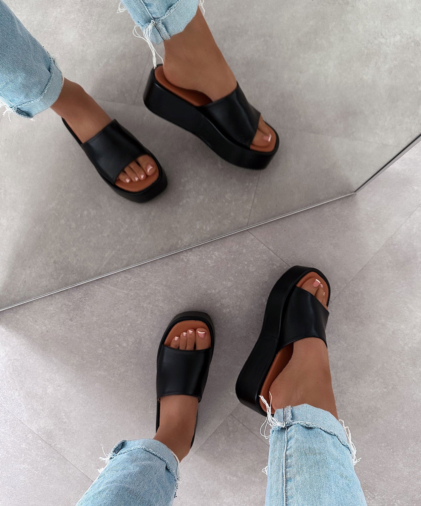 Chunky Platform Slippers Black