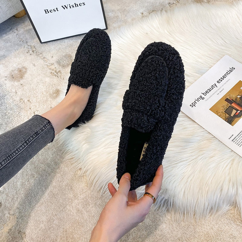 ComfyGlide™ - Plush Slippers with Non-Slip Sole (50% OFF)