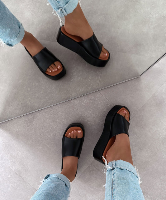 Chunky Platform Slippers Black