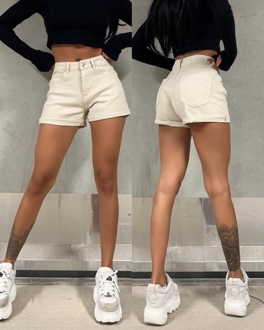 Nuria Beige Shorts